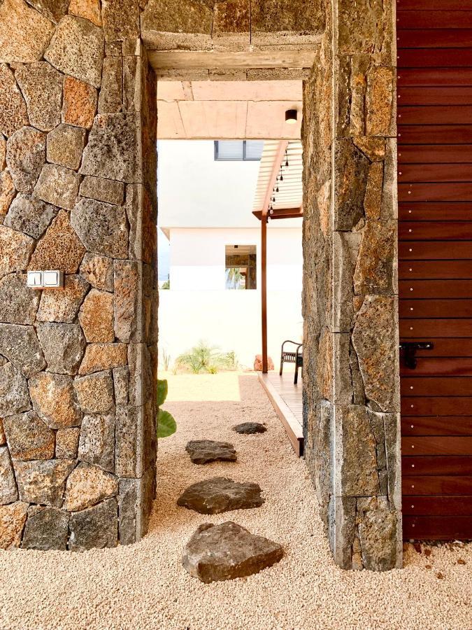 Into The Sun - Modern Holiday Home Албион Екстериор снимка