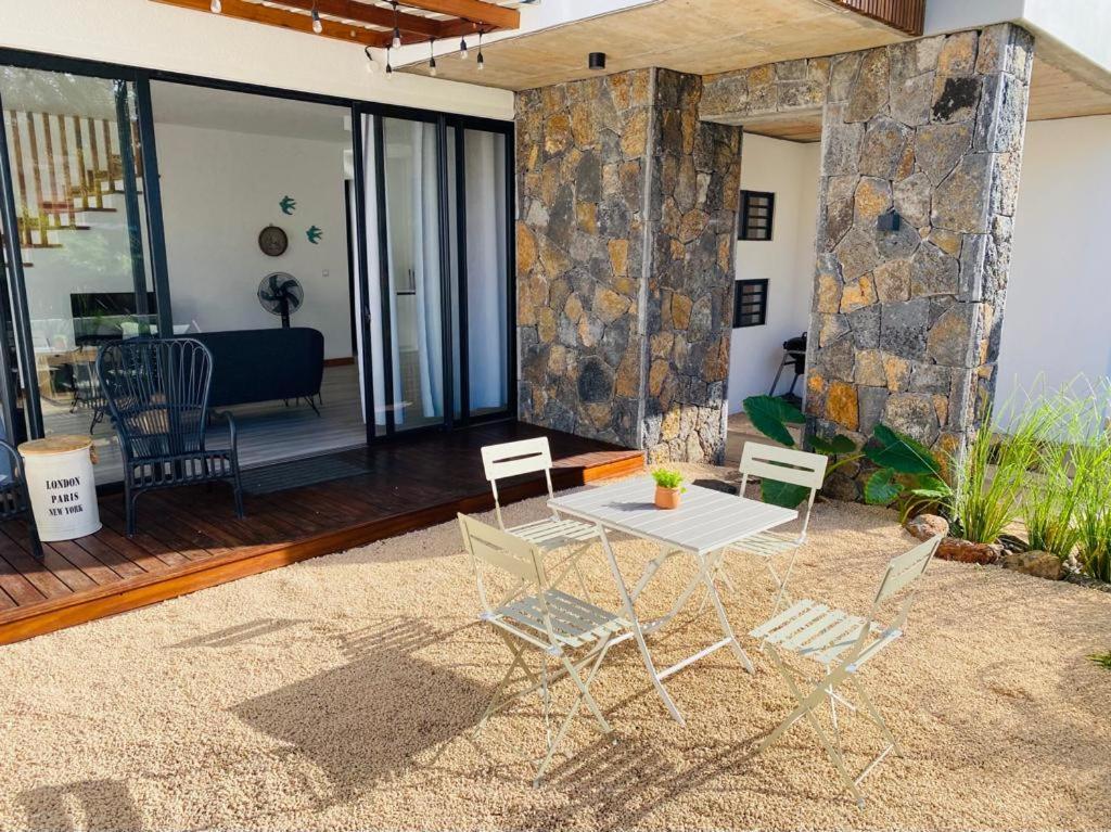 Into The Sun - Modern Holiday Home Албион Екстериор снимка