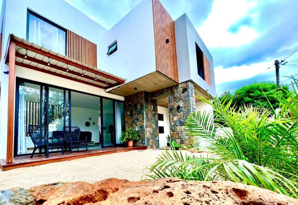 Into The Sun - Modern Holiday Home Албион Екстериор снимка