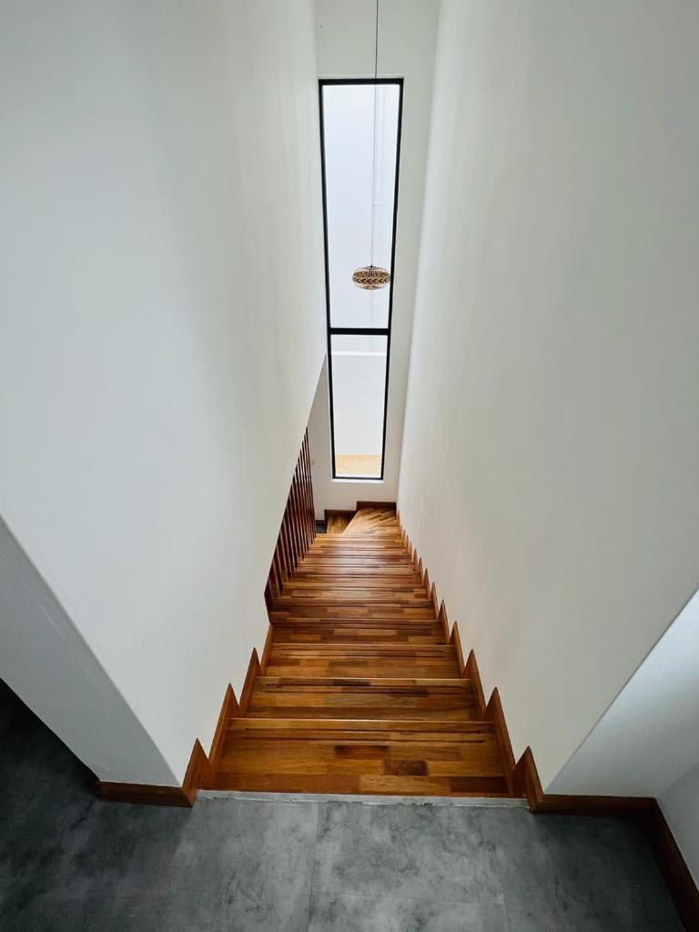 Into The Sun - Modern Holiday Home Албион Екстериор снимка